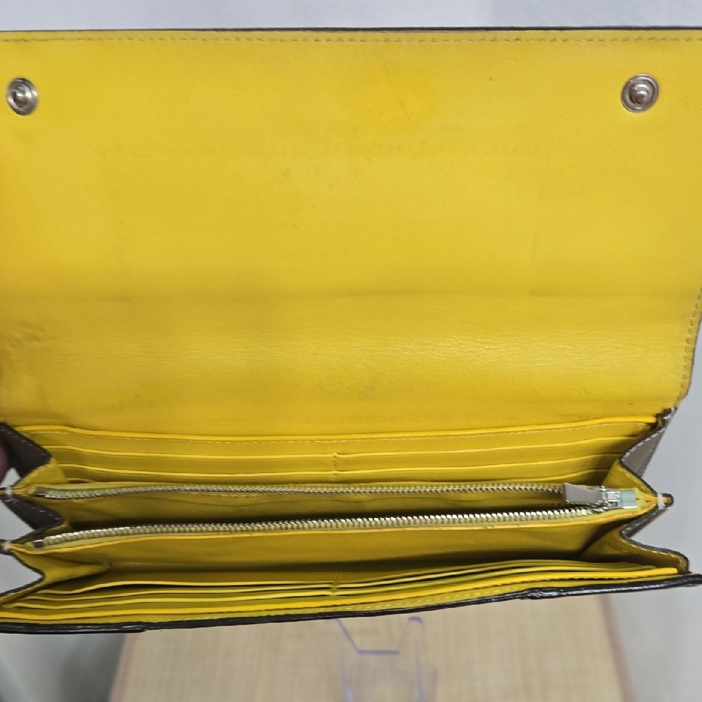 Celine Leather Bicolor Continental Wallet - Picture 3 of 14